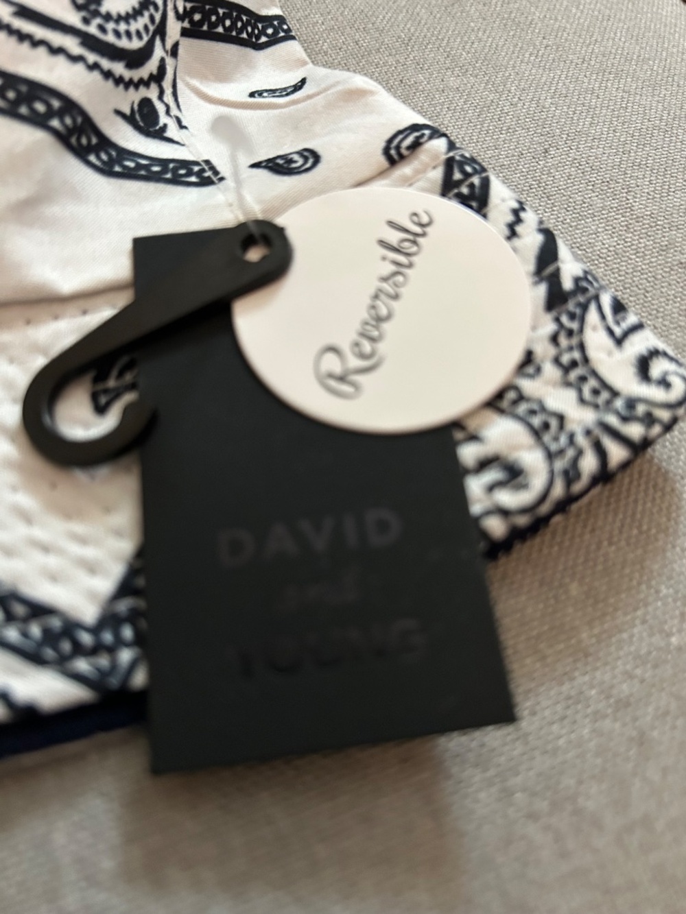 David & Young reversible bucket hat - Picture 3 of 7